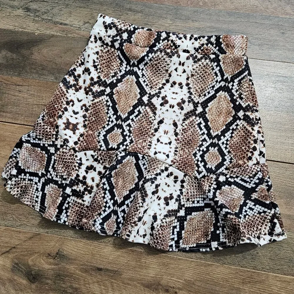 Nasty Gal Skater‎ Mini Skirt Reptile Snake Print Peplum Hem Pull On Size 6 Brown